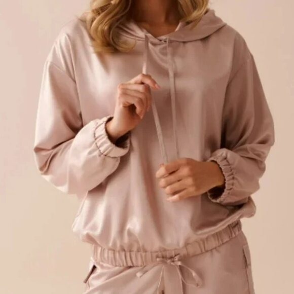LA VIE EN ROSE Satin Hoodie - Picture 1 of 6